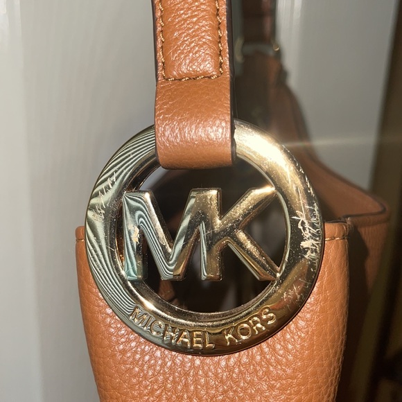 Michael Kors crossbody and wallet - Picture 2 of 10